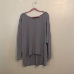 Loose fit Zander crew neck light sweater.